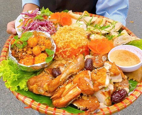 BÍ QUYẾT GIỮ CHÂN KHÁCH QUEN: MẸT GÀ 5 MÓN “GÂY NGHIỆN” NHÀ QUỲNH LINH